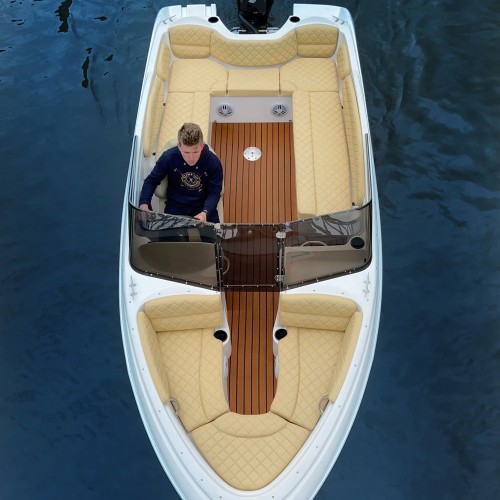 На красивом катере по Петербургу: индивидуальная прогулка