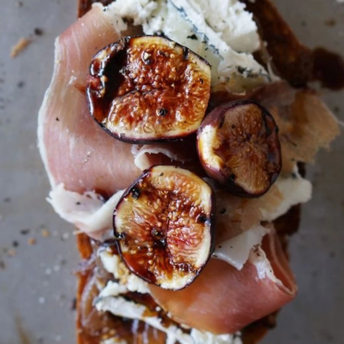 По гастробарам с кухней разных стран в Санкт-Петербурге