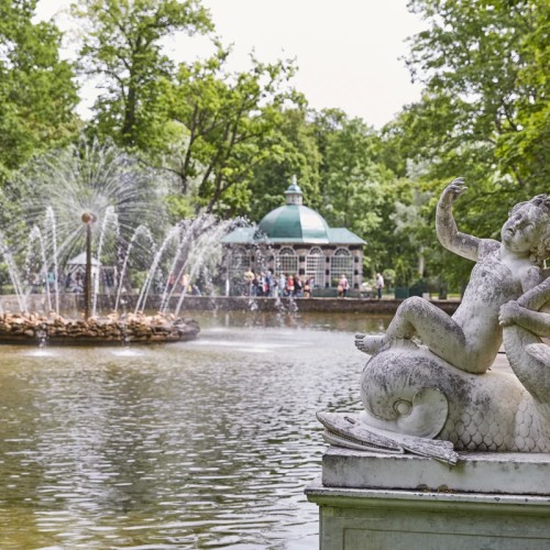 Петергоф от А до Я: метеор, Нижний парк и экскурсия в Большой дворец (билеты включены)
