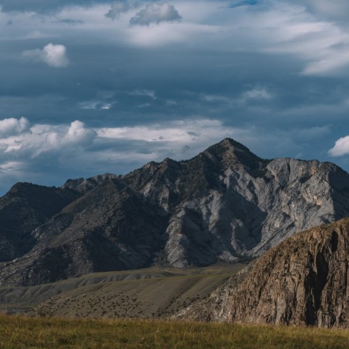 По знаковым местам Алтая с чаепитием у травницы и моторафтингом по Катуни