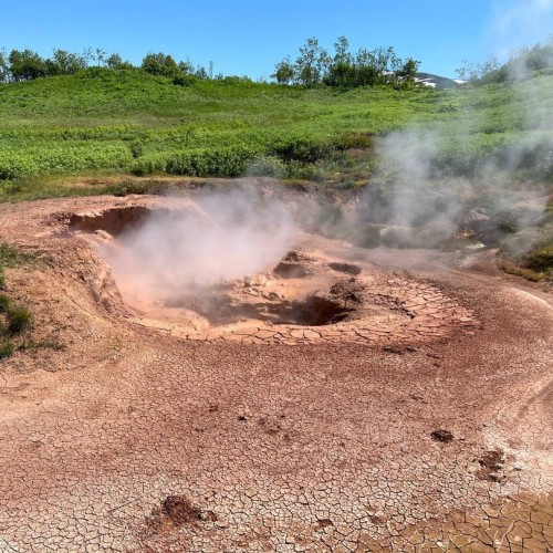 Увидеть душу Камчатки: джип-тур по неизведанным местам с круизом по Курильскому озеру (всё включено)