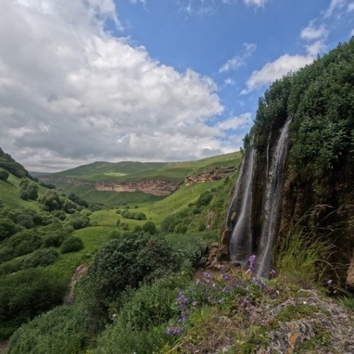 Всё лучшее на Кавказе — для вас: топ-локации, кухня, отдых на источниках, конная прогулка, рыбалка