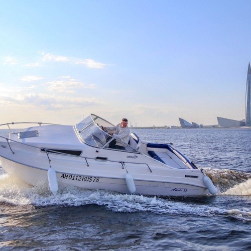 На катере к Финскому заливу: от исторического Петербурга к современному