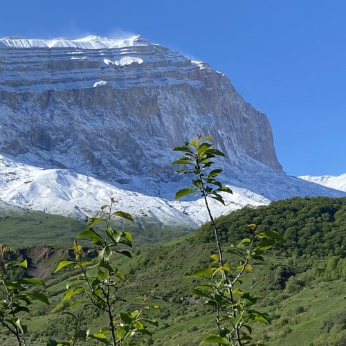 Редкие локации Южного Дагестана: восхождение на Шалбуздаг и аулы-призраки