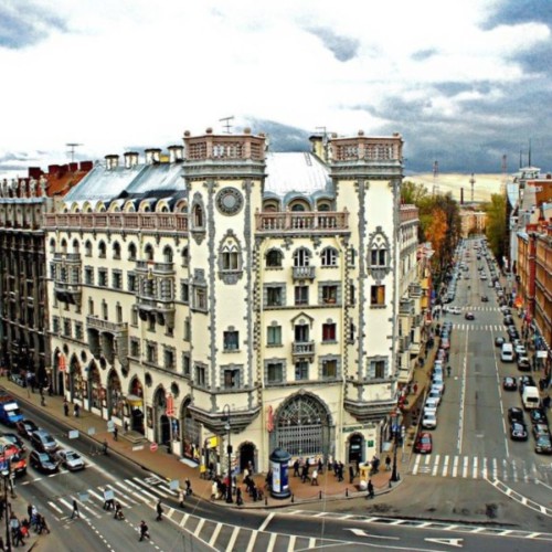 Дворы и доходные дома Петроградской стороны