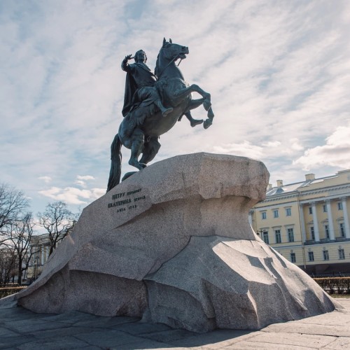 Обзорная экскурсия по Петербургу на минивэне