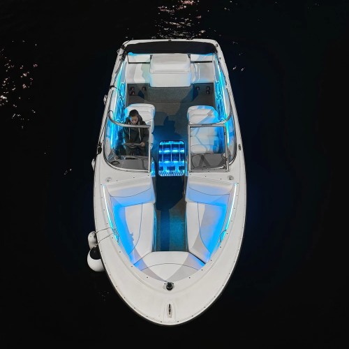 По рекам и каналам Санкт-Петербурга на катере с караоке