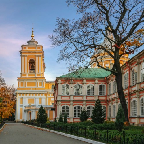 Групповая экскурсия «По святым местам Северной столицы»