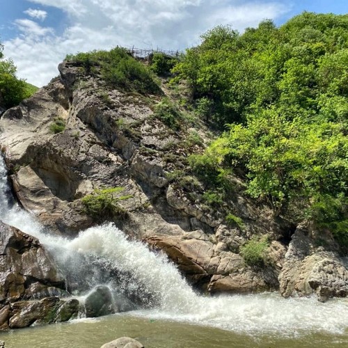 Хучнинский водопад и экраноплан «Лунь»