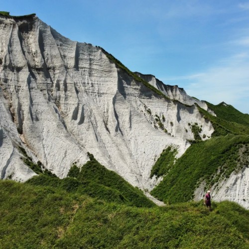 Инопланетный Итуруп: прогулки и дзен среди волн и скал