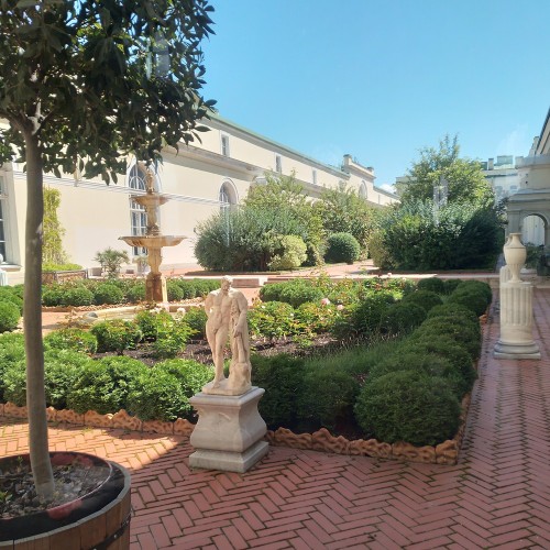 Знакомство с коллекцией Эрмитажа в мини–группе (билеты включены)