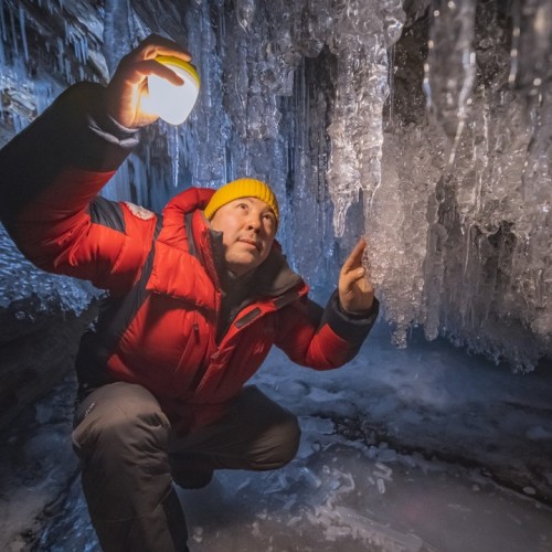 Индивидуальный джиппинг на Байкал с фотографом: ледяные пейзажи Ольхона и Огоя без экскурсий