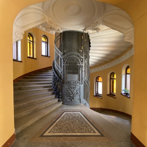 Парадные старого Петербурга + квартира Довлатова