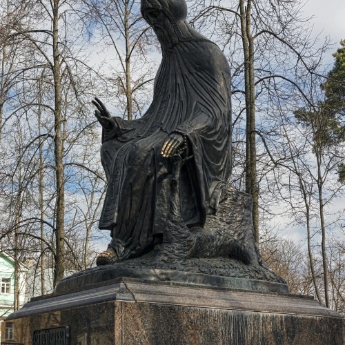 В гости к дубам и котам: семейная прогулка по Звенигороду (на вашем авто или такси)