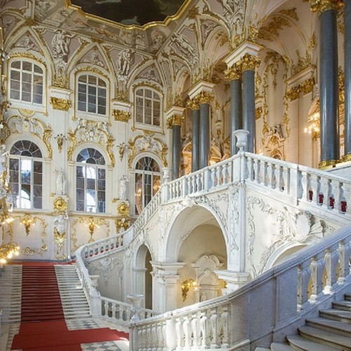 Автобусная экскурсия по Петербургу с посещением Эрмитажа (всё включено)