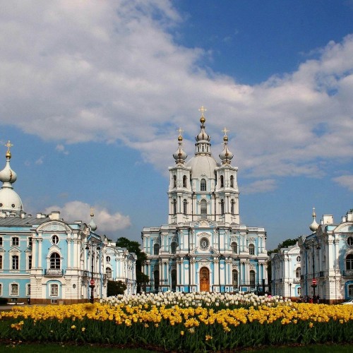 Подцерковье Смольного собора: выставка «Сокровища ризницы Смольного собора» (самостоятельный осмотр)