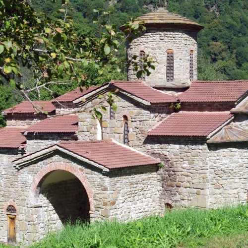 Край разноцветных озёр: треккинг налегке в Архызе с проживанием в палатках