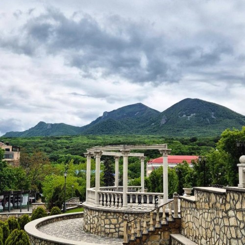 Индивидуальная поездка на Кавказ: экскурсия по городу КМВ на выбор и горы Архыза