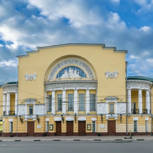 По Ярославлю на электромобиле