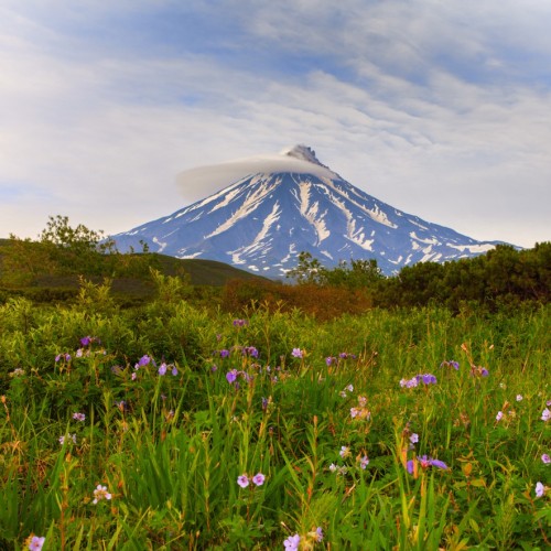 Увидеть душу Камчатки: джип-тур по неизведанным местам с круизом по Курильскому озеру (всё включено)