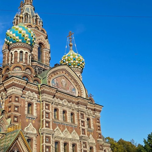 Полуденный выстрел и колоннада Исаакиевского собора