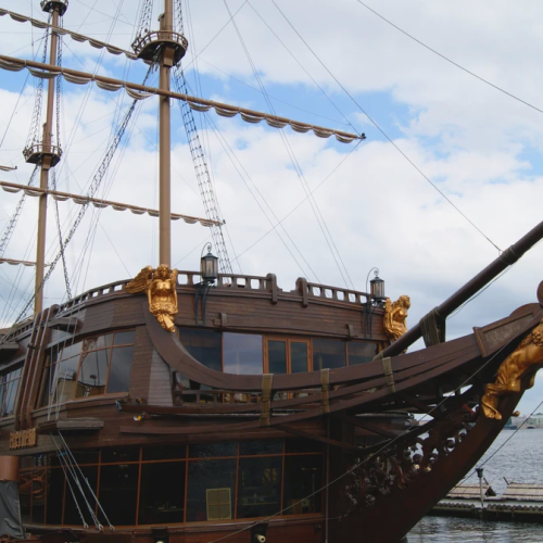 Мобильный квест «Львы — хранители Петербурга»