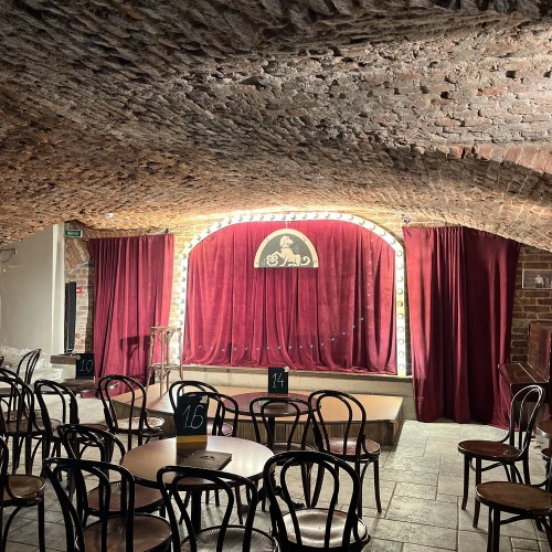 По литературному кварталу с Маяковским и другими поэтами Серебряного века