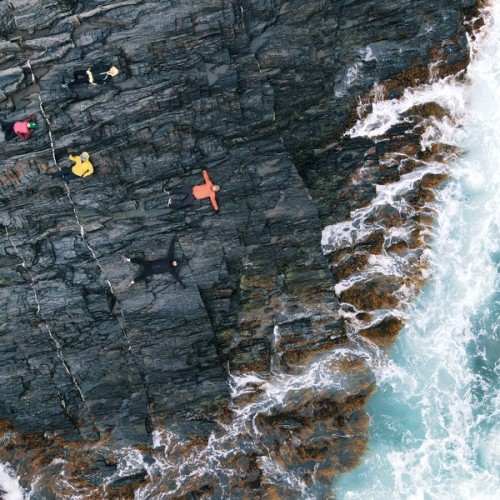 Заповедная территория: к океану на гигантской машине с проживанием в кемпинге