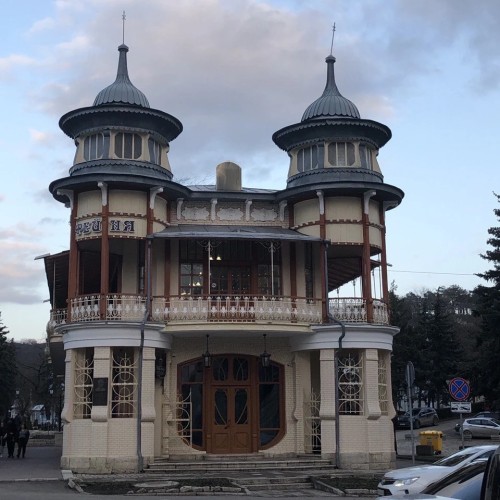 3 в 1: трансфер в Пятигорск из аэропорта, обед и обзорная прогулка