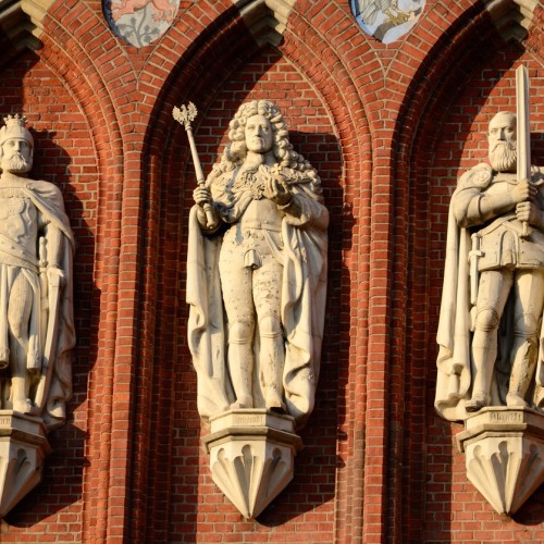 Калининград, балтийские курорты, малые города: индивидуально по главным локациям