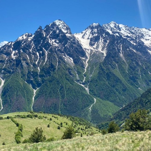 Треккинг в Цейском ущелье налегке с проживанием в гостинице (всё включено)