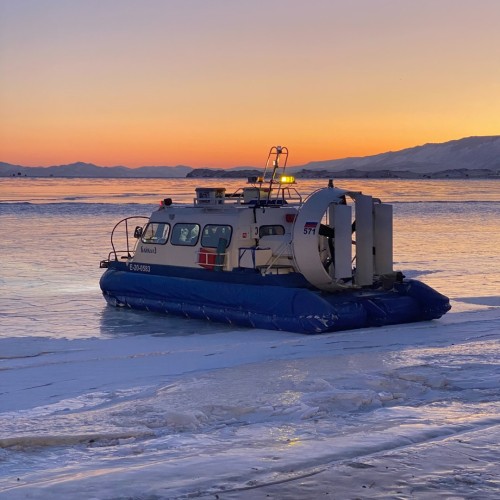 Индивидуальный джиппинг на Байкал с фотографом: ледяные пейзажи Ольхона и Огоя без экскурсий