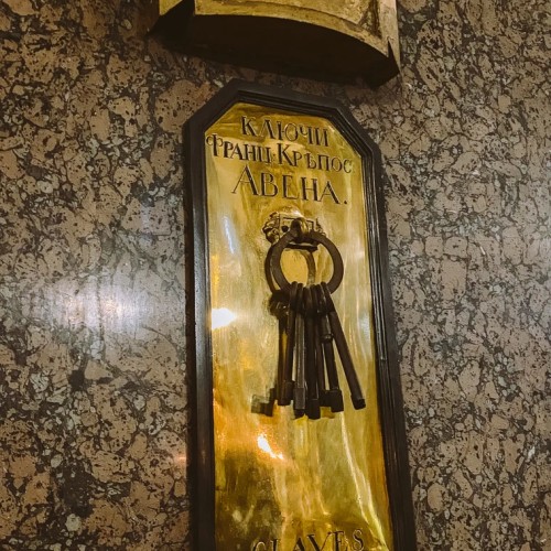 Аудиоэкскурсия без гида по Казанскому собору: тайны храма-победителя и посмертной коронации