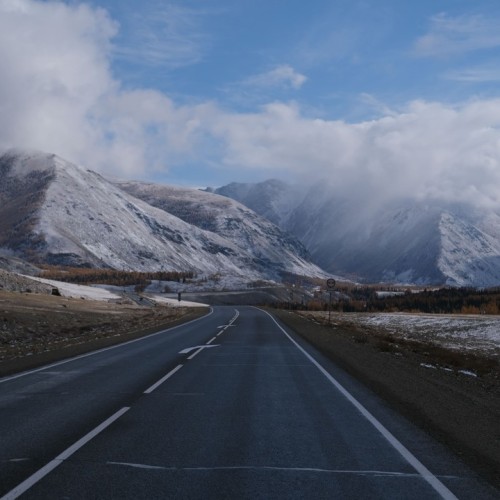 Знакомство с Алтаем своей компанией: снежные вершины, кристальные озёра и заповедные тропы
