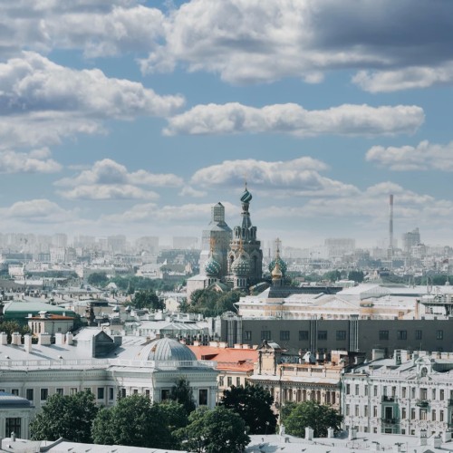 Must-see: Питер с высоты, парадные и легендарная квартира Довлатова