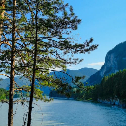 Волшебный Алтай: на джипах и пешком по предгорьям и склонам