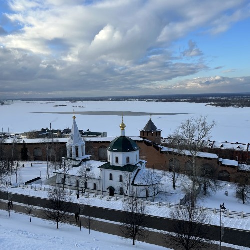 Всякая земля начинается от кремля...