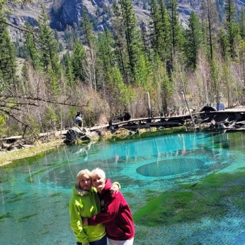 Сиреневые горы, Алтай и май: главные места во время цветения маральника в мини-группе (всё включено)