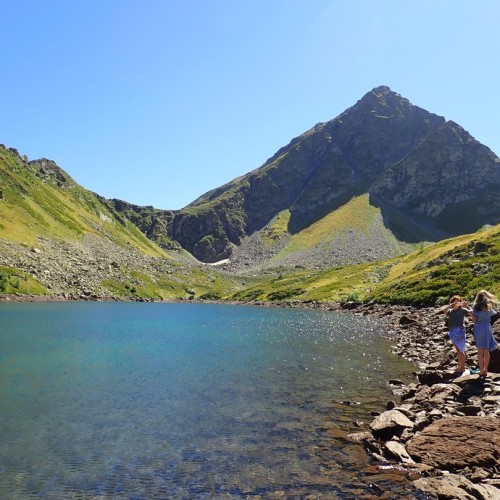 Треккинг-тур в Архыз с комфортом: прогулки в горах налегке с проживанием в гостевом доме