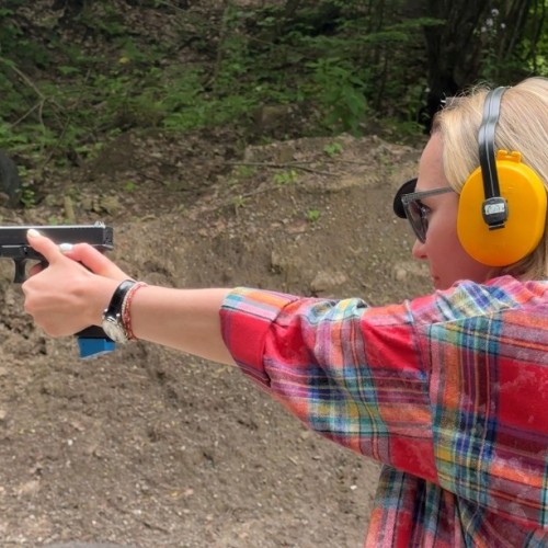 Девичник в Осетии: джип-трип в горах с уроками стрельбы и рисования