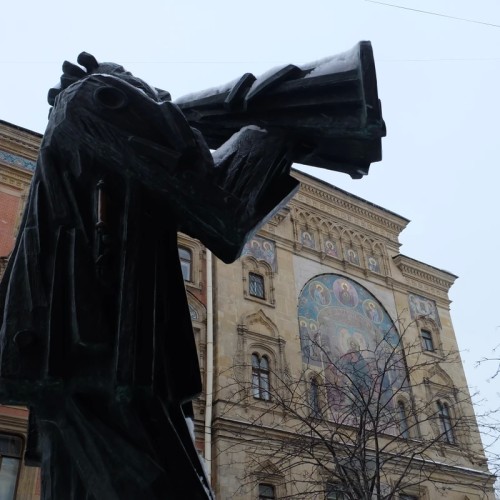 Необычные памятники Петербурга