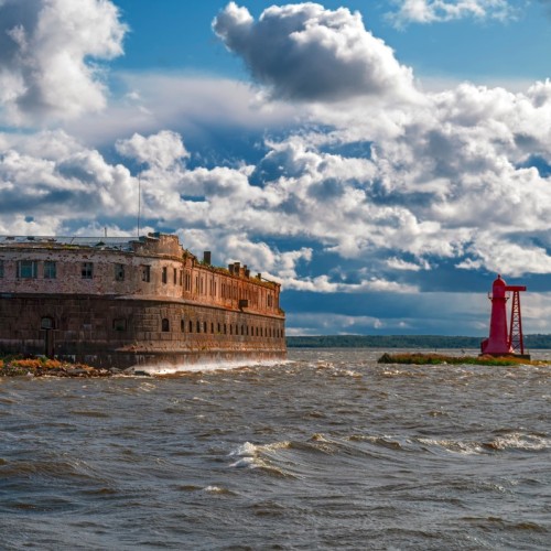 Понять величие Кронштадта