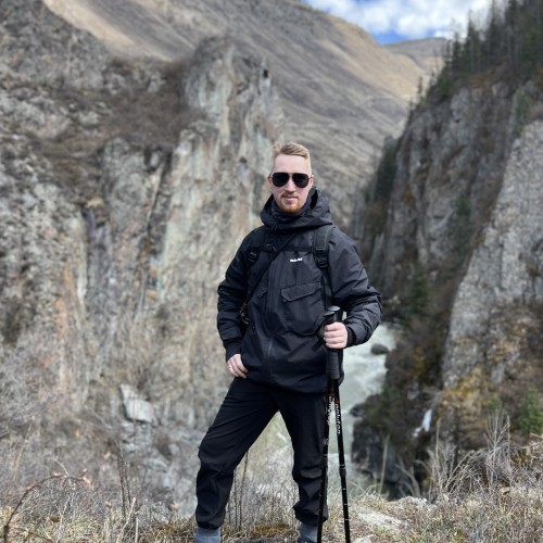 Хайкинг по главным местам Алтая: горы, озёра и водопады