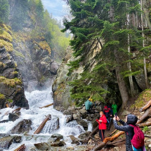 Весенний Архыз: треккинг налегке с проживанием в гостинице