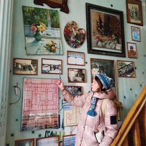 Артефакты Литейного: от парадной Фонтанки к кафе в парадной