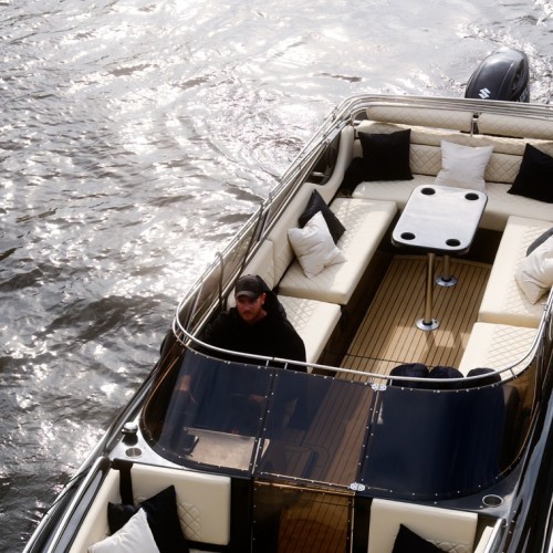 Петербург твоими глазами: прогулка на катере по рекам и каналам