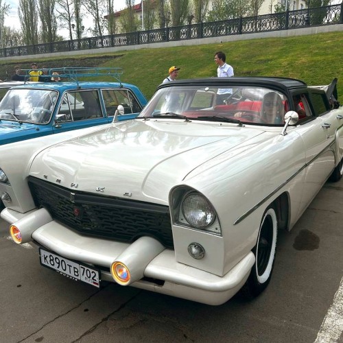 По Уфе — на ретрокабриолете «Чайка»