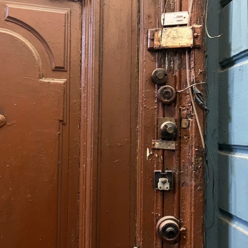 Питерский лайфстайл: по старинным парадным и дворам-колодцам доходных домов