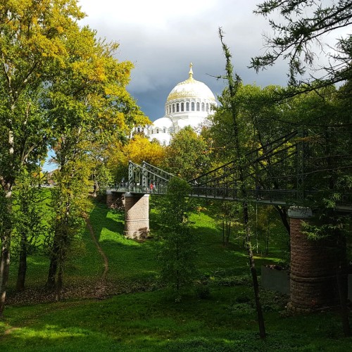 Петергоф и Кронштадт на автомобильной экскурсии