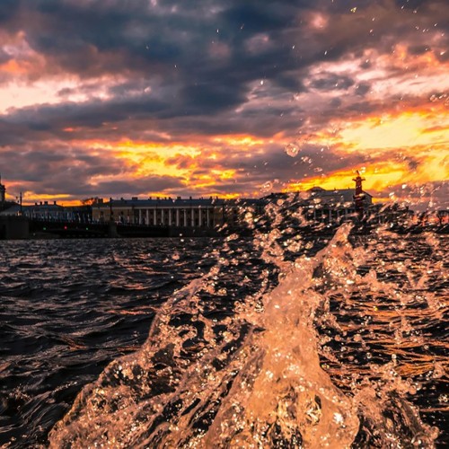 Ночная прогулка от Эрмитажа и развод мостов — на теплоходе